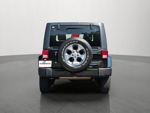 Used 2018 Jeep Wrangler Unlimited Sahara AWD/4WD image 6