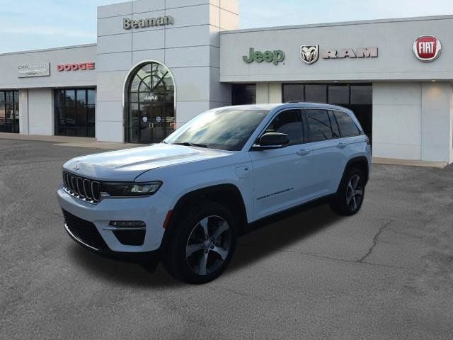 Used 2023 Jeep Grand Cherokee 4WD 4xe w/ Luxury Tech Group II image 2
