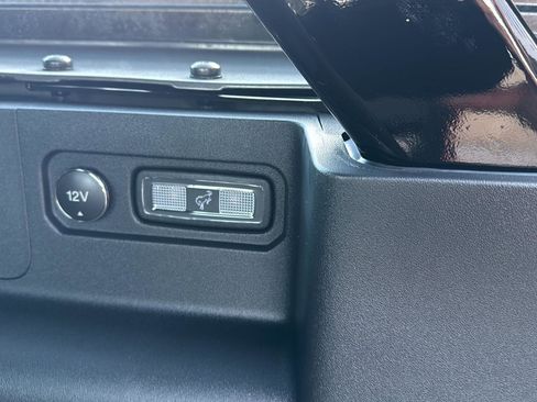 New 2025 Ford Bronco 4-Door image 9