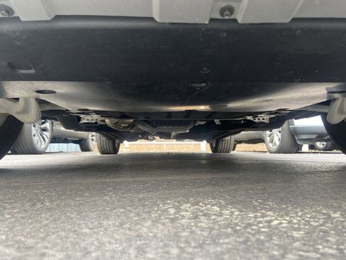 Used 2022 Ford Explorer XLT w/ Equipment Group 202A image 13