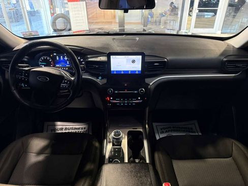 Used 2020 Ford Explorer XLT w/ Comfort Package AWD/4WD image 23