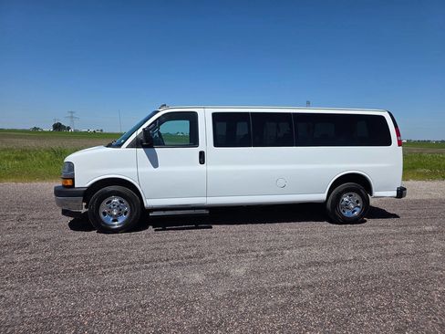 Used 2020 Chevrolet Express 3500 LT w/ LT Preferred Equipment Group RWD image 1