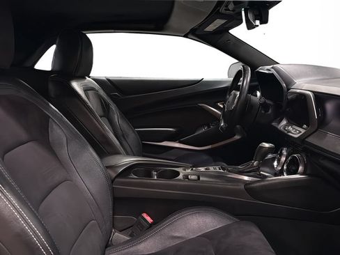 Used 2017 Chevrolet Camaro SS RWD image 12