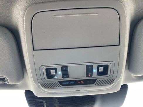 Certified 2020 Ford Explorer XLT w/ Equipment Group 202A AWD/4WD image 19