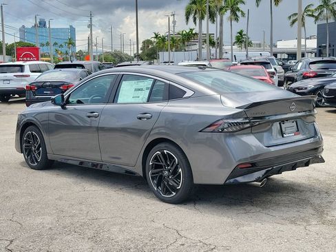 New 2027 Nissan Sentra SR w/ Floor Mat Package FWD image 8