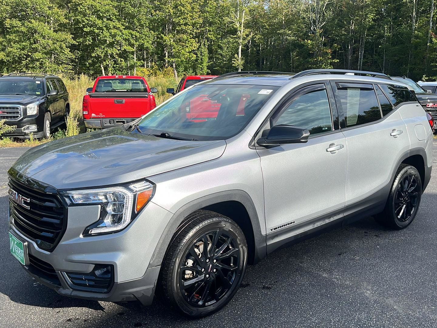 Used 2024 GMC Terrain SLT w/ Elevation Edition AWD/4WD image 1