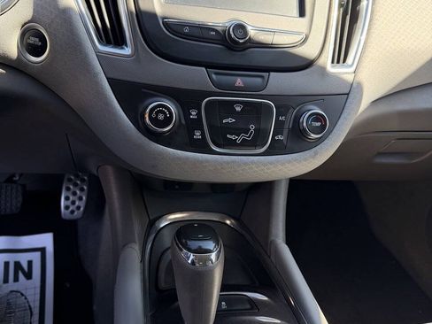 Used 2016 Chevrolet Malibu LT FWD image 14