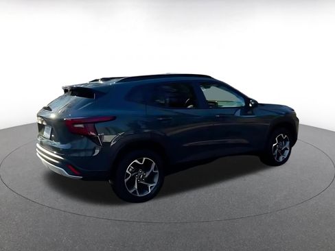 Used 2025 Chevrolet Trax LT image 15