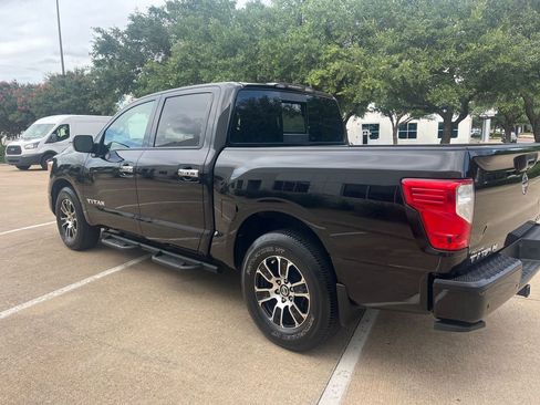 Used 2021 Nissan Titan SV w/ SV Convenience Package RWD image 6