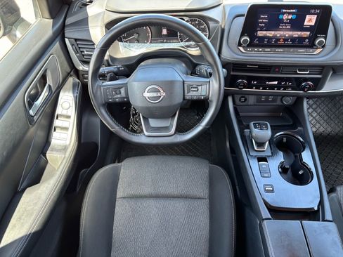 Used 2025 Nissan Rogue SV FWD image 12