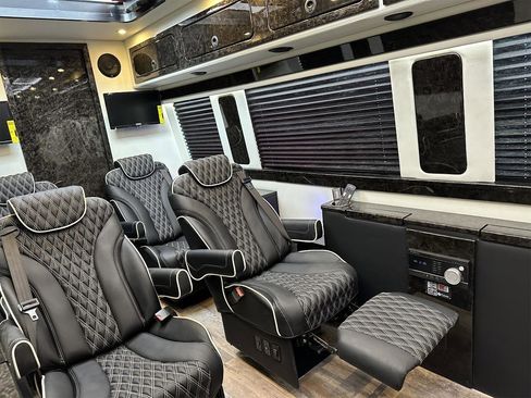 Used 2024 Mercedes-Benz Sprinter 3500 image 12