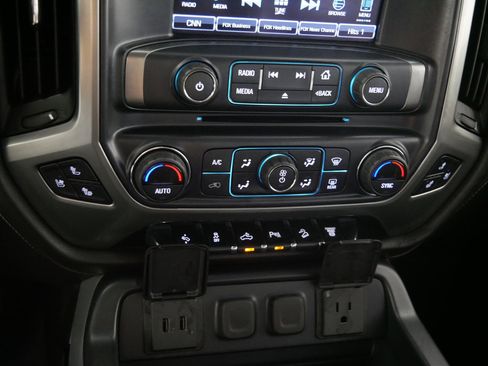 Used 2019 Chevrolet Silverado 2500 LTZ w/ Duramax Plus Package AWD/4WD image 23