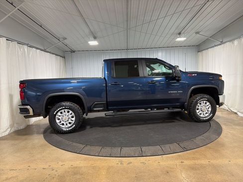 Used 2022 Chevrolet Silverado 2500 LT w/ Convenience Package image 10