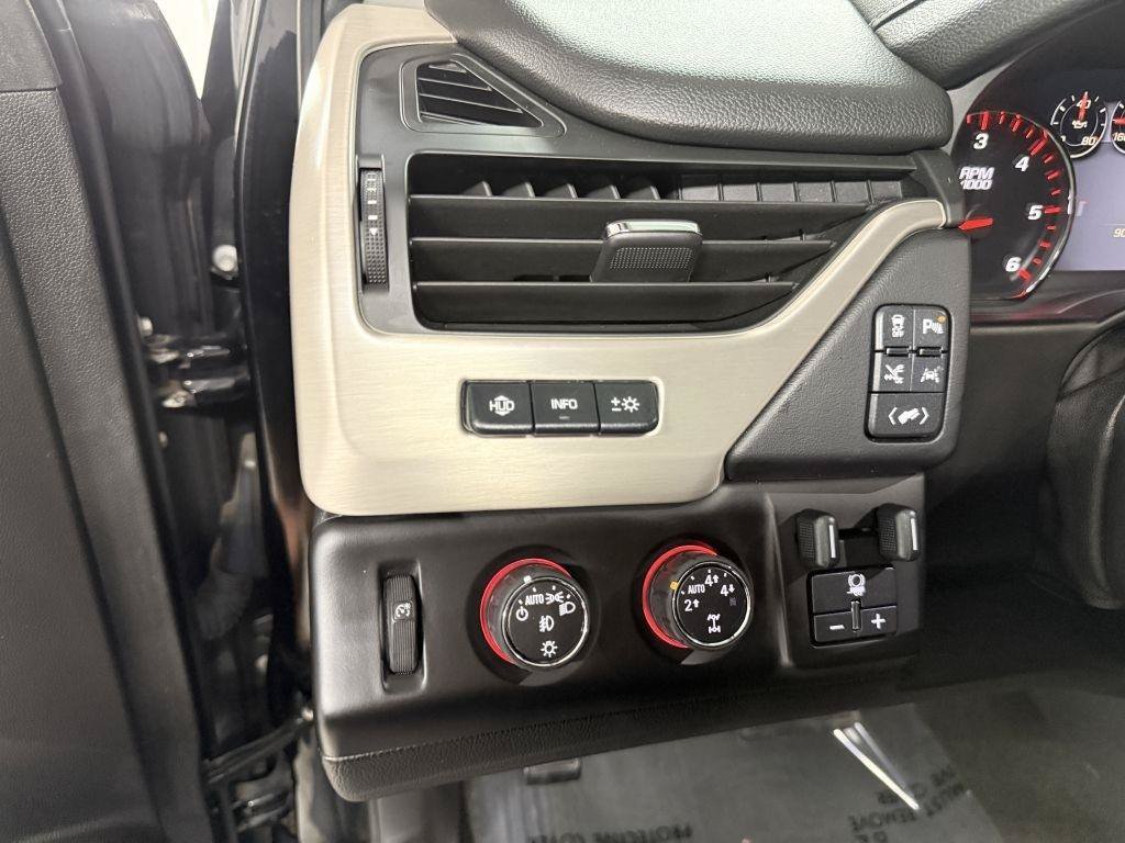Used 2016 GMC Yukon XL Denali w/ Open Road Package AWD/4WD image 18