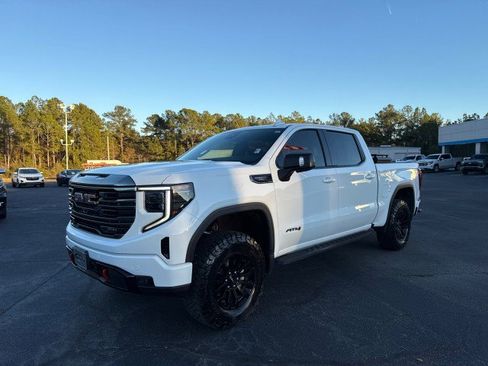 Used 2023 GMC Sierra 1500 AT4 w/ AT4 Premium Package image 9