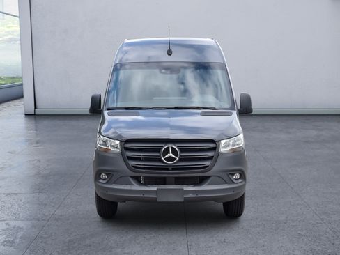 Used 2024 Mercedes-Benz Sprinter 2500 image 9