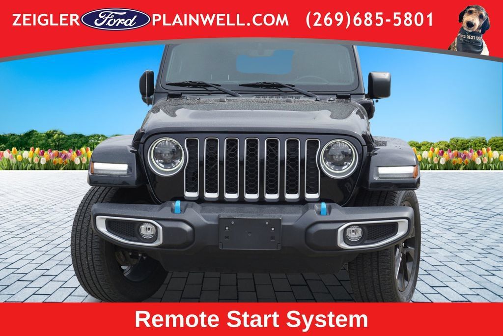 Used 2023 Jeep Wrangler Unlimited Sahara w/ Cold Weather Group AWD/4WD image 8