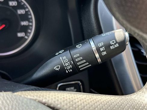 Used 2021 GMC Acadia SLE w/ Driver Convenience Package FWD image 24