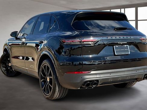 Used 2023 Porsche Cayenne Platinum Edition image 12