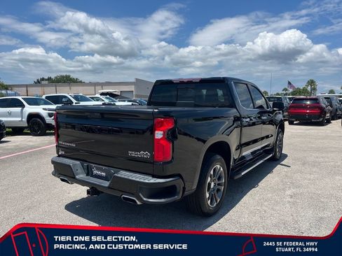 Used 2022 Chevrolet Silverado 1500 High Country w/ Z71 Off-Road Package AWD/4WD image 5