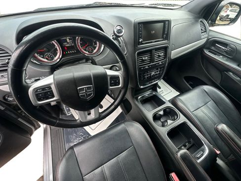 Used 2017 Dodge Grand Caravan GT image 31