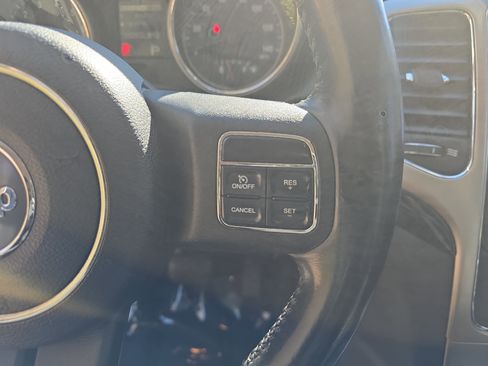 Used 2011 Jeep Grand Cherokee Laredo image 17