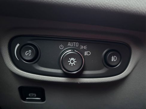 Used 2022 GMC Terrain SLT image 25