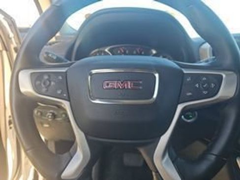 Used 2024 GMC Terrain SLT AWD/4WD image 11