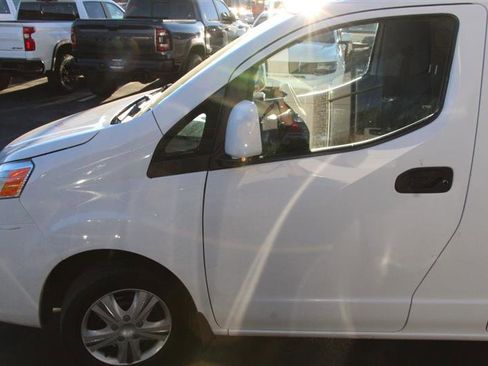 Used 2018 Nissan NV200 SV w/ Navigation Package image 4