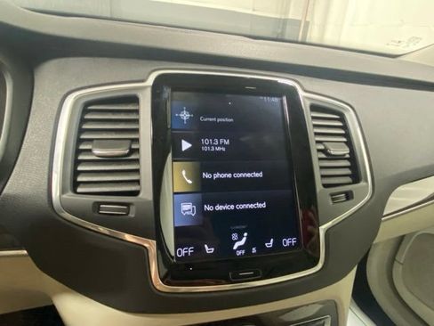 Used 2019 Volvo XC90 T5 Momentum w/ Multimedia Package AWD/4WD image 18