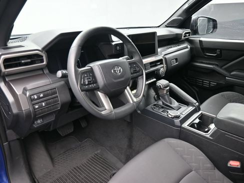 Used 2025 Toyota Tacoma SR5 w/ SR5 Upgrade Package AWD/4WD image 18