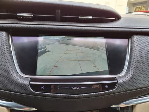 Used 2018 Cadillac XT5 FWD image 20