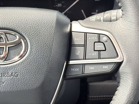 New 2026 Toyota Sienna XLE FWD image 24