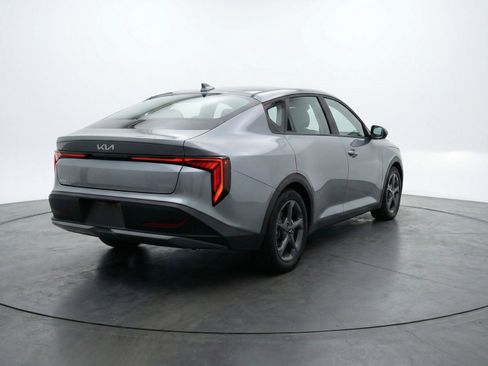 Used 2025 Kia K4 FWD image 9
