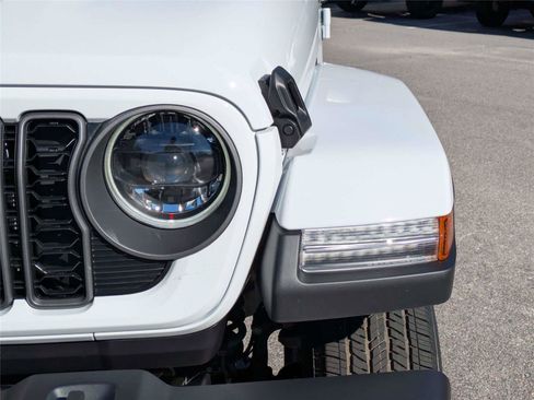 New 2026 Jeep Gladiator Sport AWD/4WD image 10