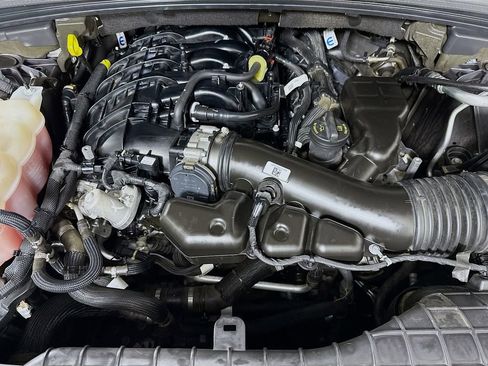 Used 2023 Jeep Grand Cherokee L Laredo image 33