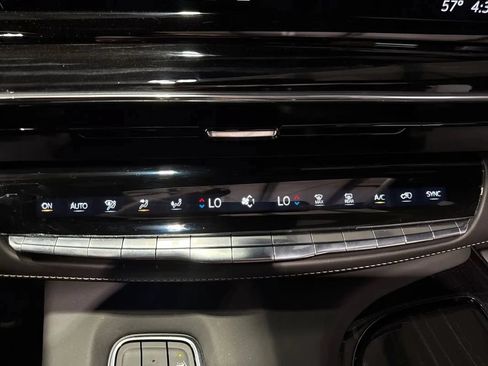 Used 2023 Cadillac Escalade ESV V AWD/4WD image 99