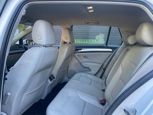 Used 2015 Volkswagen Golf S FWD image 17