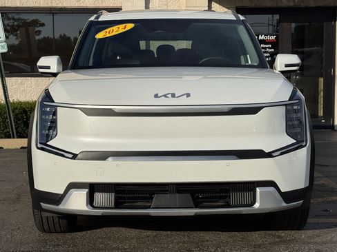 Used 2024 Kia EV9 Wind AWD/4WD image 16