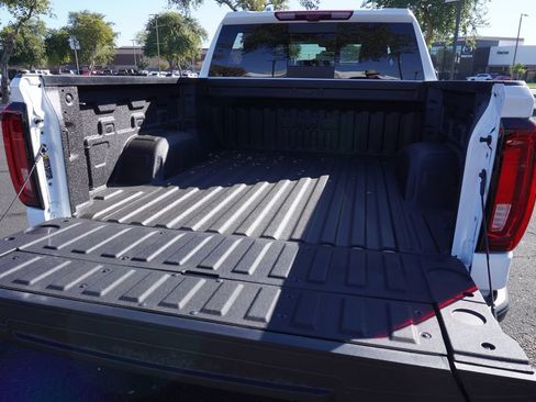 New 2026 GMC Sierra 1500 AT4X AWD/4WD image 9