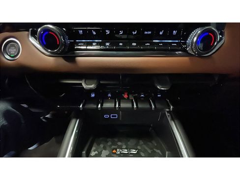 New 2026 GMC Canyon AT4 w/ AT4 Premium Package image 14