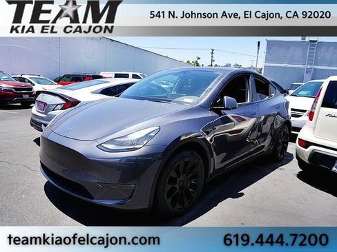 Used 2023 Tesla Model Y Long Range AWD/4WD image 1