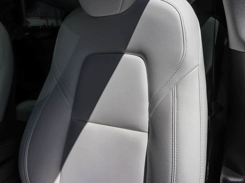 Used 2023 Tesla Model 3 Standard Range RWD image 26