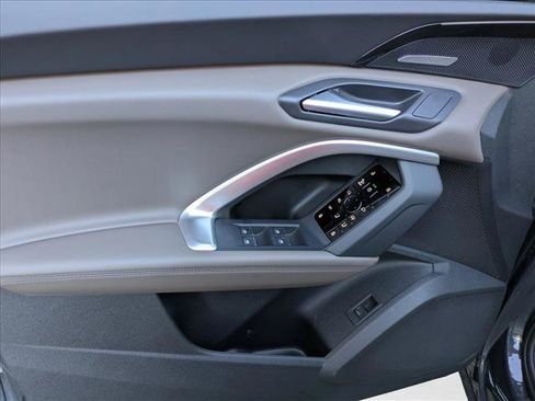 New 2025 Audi Q5 Premium Plus image 17