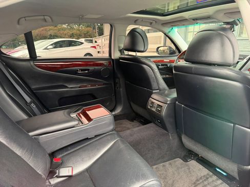 Used 2010 Lexus LS 460 L RWD image 24