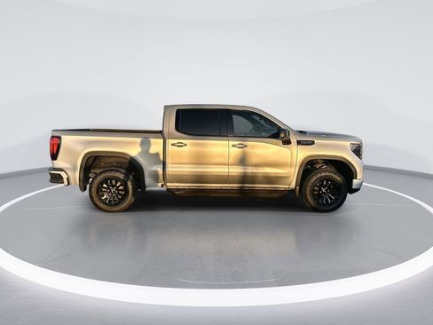 Used 2022 GMC Sierra 1500 AT4X image 9