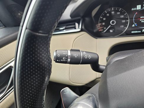 Used 2020 Land Rover Range Rover Velar R-Dynamic S image 20