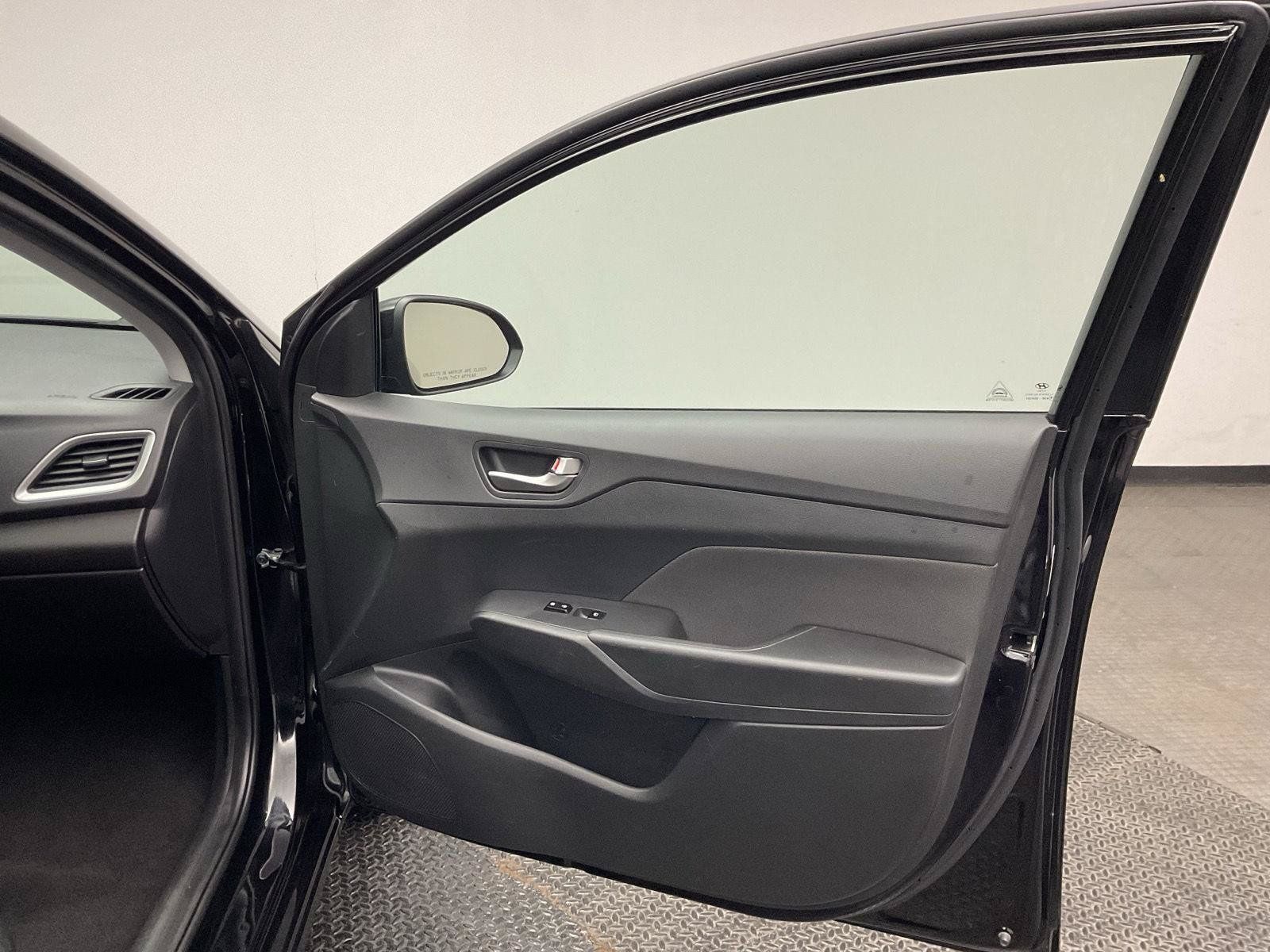 Used 2022 Hyundai Accent SE FWD image 21