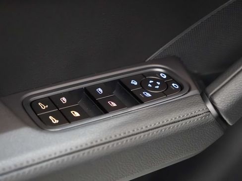 Certified 2026 Porsche Cayenne AWD/4WD image 23