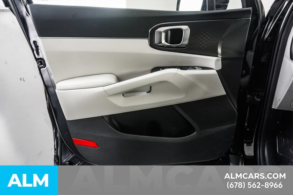 Used 2025 Kia Sorento S w/ Panoramic Sunroof Package FWD image 43